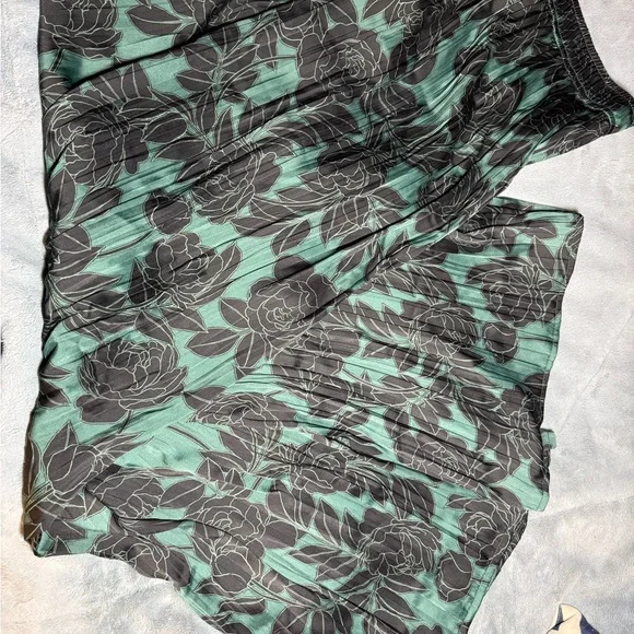 NWOT Gap Satin Crinkle Pants- size large Petite - Picture 6 of 6